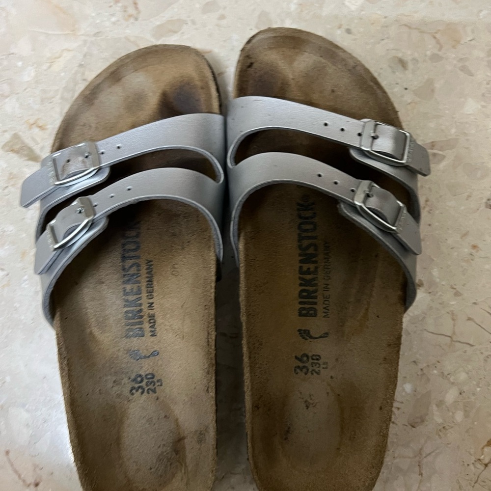 Barely used Birkenstock - not keen on more 5% discount ! It’s already low - Picture 6 of 8